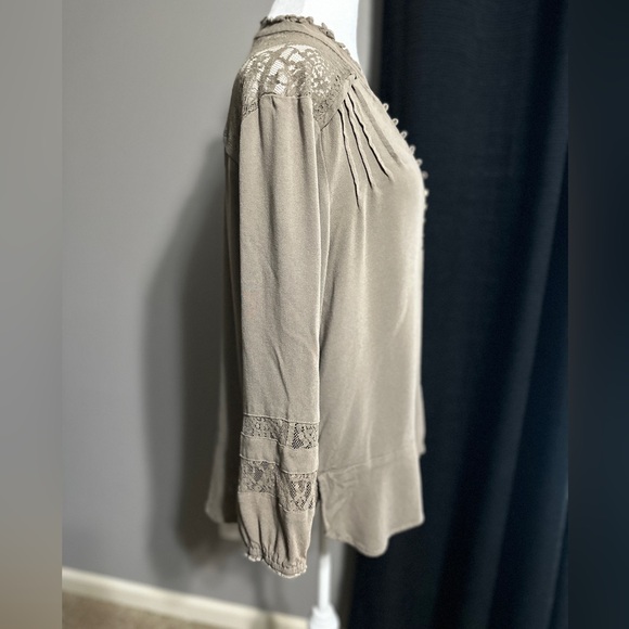 Democracy, size XL, excellent used condition, smoke/pet free home. - Picture 5 of 8